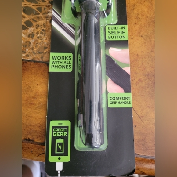 Black Selfie Stick - Picture 3 of 4